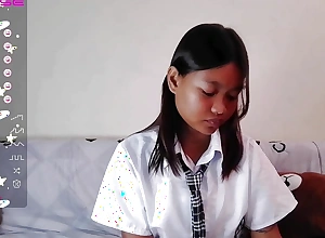 Oriental Schoolgirl webcam dissemble