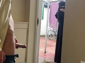 Publick Dick Flashing. I entice out my dick beside front of a youthful pregnant muslim neighbor beside niqab and she helped me jizz
