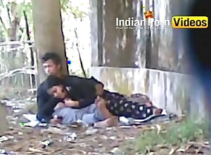 Outdoor blowjob mms of desi girls with lover - Indian Porn Videos